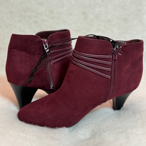 East 5th Shoes - East 5th Burgundy/Wine Suede Womens Half Boot w/Memory Foam - Size 9W - NWT